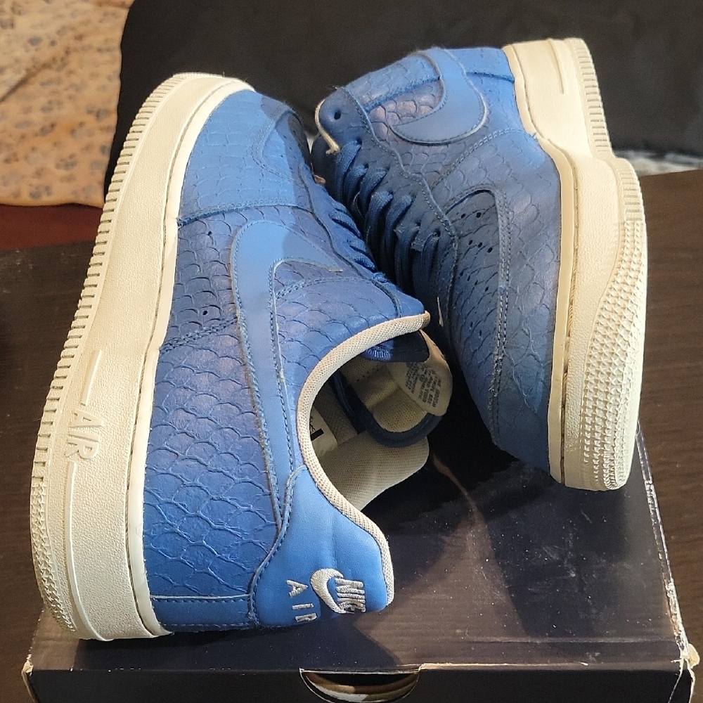 Nike Air Force 1 Low '07 LV8 Rare "Star Blue" (2016) Mens 10.5 Womens 12 EUC - Picture 7 of 10